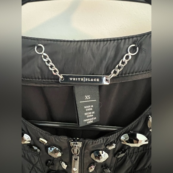 Brand new White House Black Market Black Quilted Blazer size XS - Picture 3 of 8